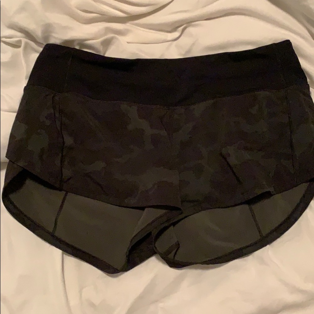 COPY - Lululemon Speed Up shorts 2.5 (camo colore…